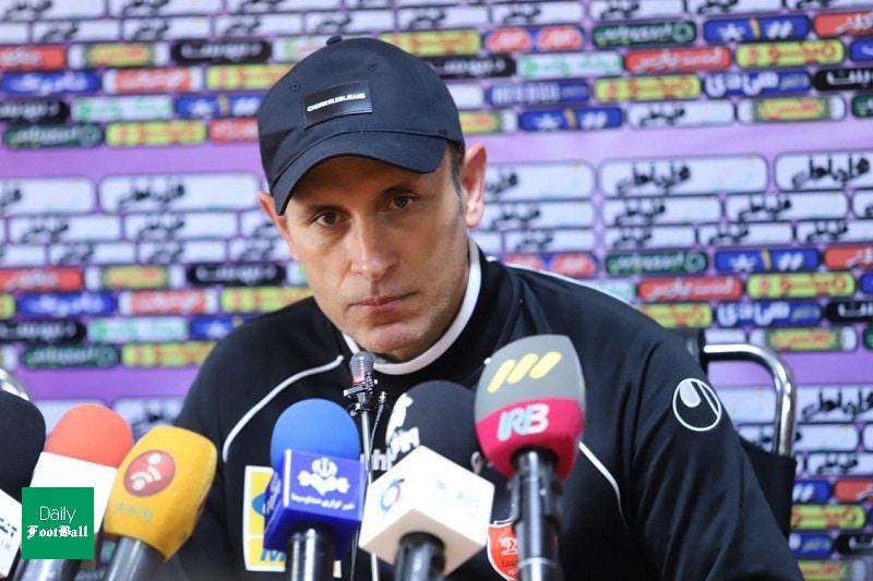 استقلال اتوبوسی دفاع می کرد