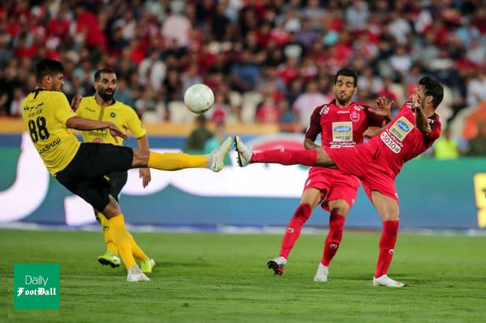 بازیکن سپاهان پشت ستاره پرسپولیس درآمد