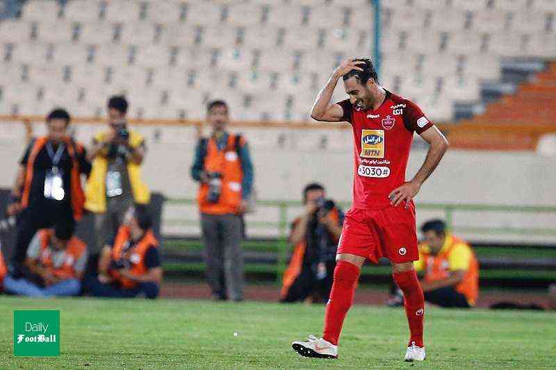 مدافع پرسپولیس توبیخ شد