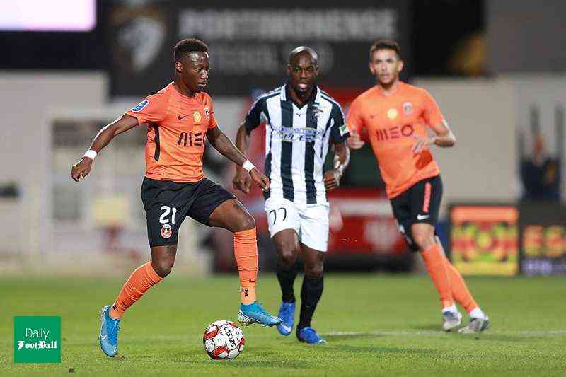 توقف ریو آوه مقابل پورتیموننزه با گل به خودی مهدی طارمی