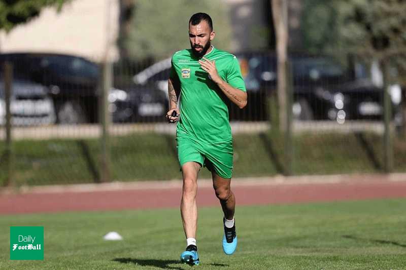 روزبه چشمی به بازی استقلال و فجر سپاسی می رسد