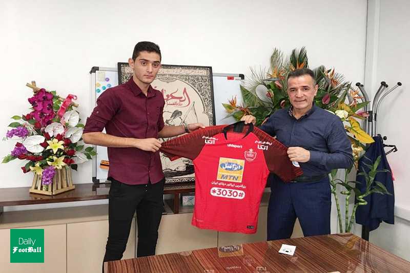 مهاجم تیم ملی جوانان به پرسپولیس پیوست/ آریا برزگر: از بچگی آرزوی حضور در پرسپولیس را داشتم