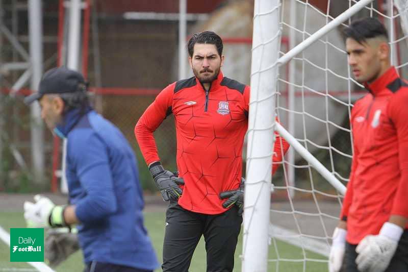 چرا کارت بازی دروازه بان پرسپولیسی صادر نمی شود؟