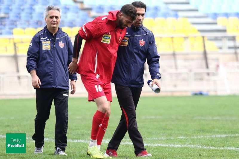 گلزن دربی مصدوم شد