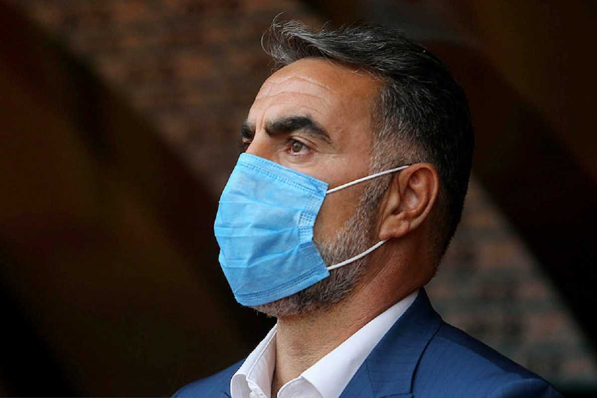 محمود فکری از سرمربیگری استقلال برکنار شد