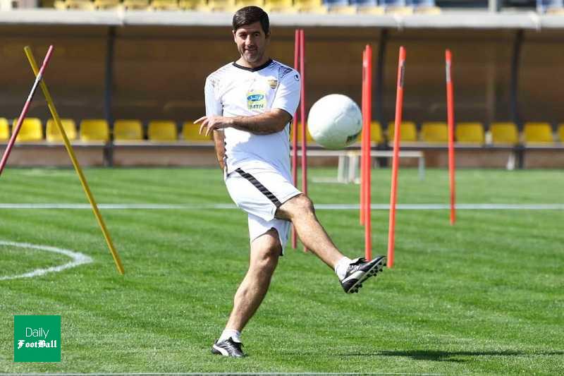 ضربه سر کریم باقری بالاتر از همه پرسپولیسی ها