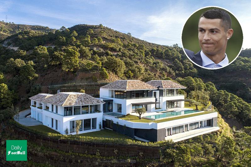 بازگشت رونالدو و جورجینا به ویلای لاکچری در تورین