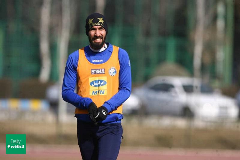 پشت پای این ستاره استقلال به پیشنهاد خارجی