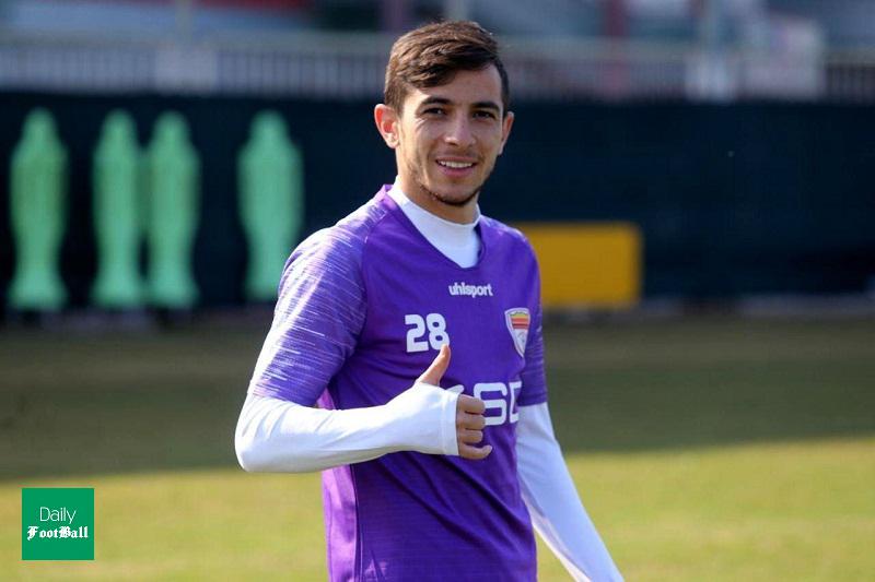 فرشاد احمدزاده به استقلال نرفت و با فولاد تمدید کرد