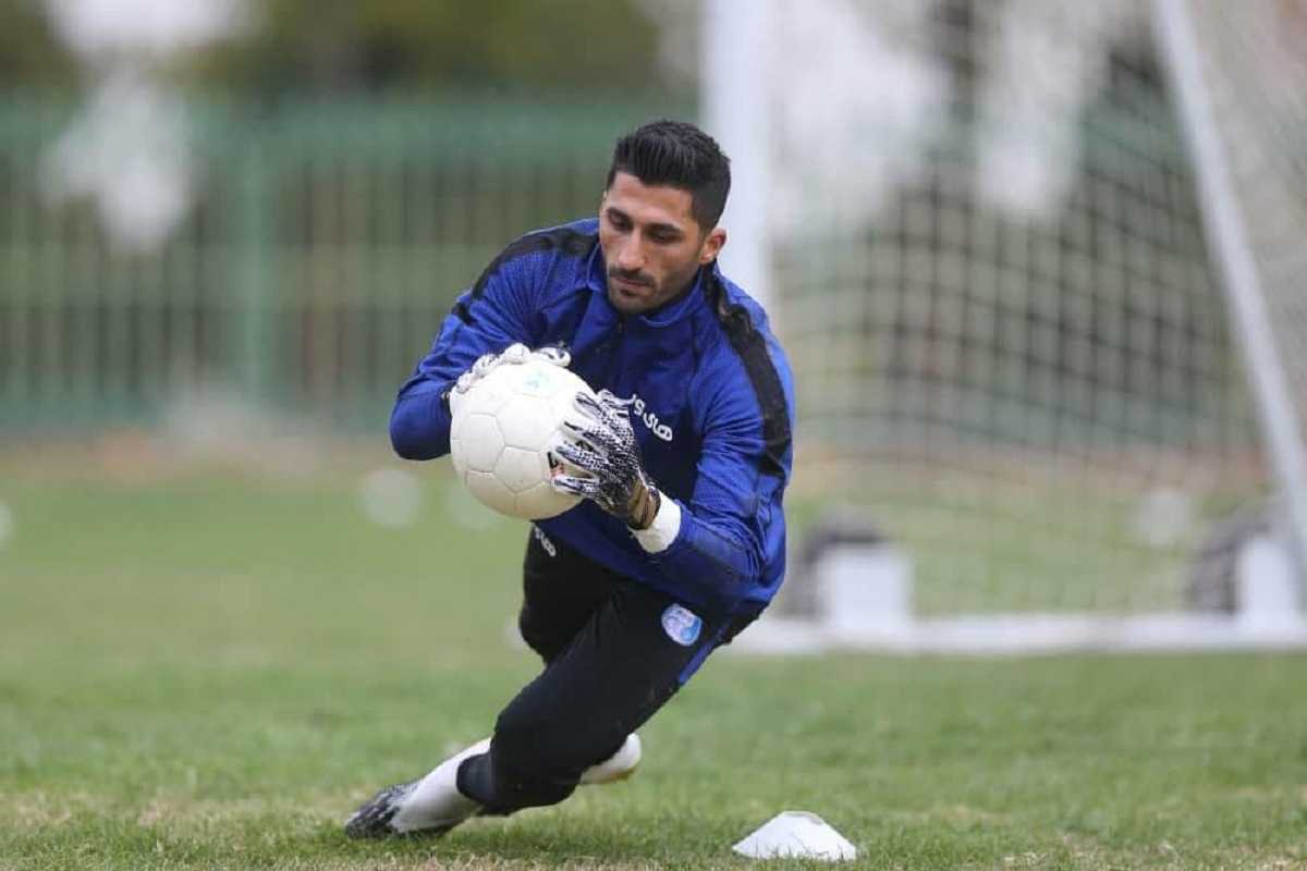رشید مظاهری در استقلال ماند