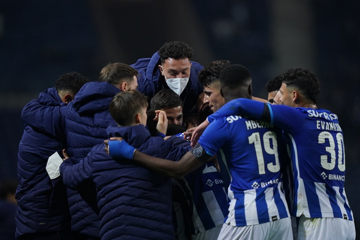 پخش زنده بازی پورتو و فامالیسائو امشب یکشنبه 3 بهمن 1400