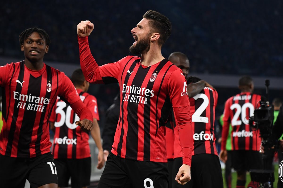 نتیجه بازی میلان و ناپولی| بازگشت آث میلان به صدر جدول سری آ