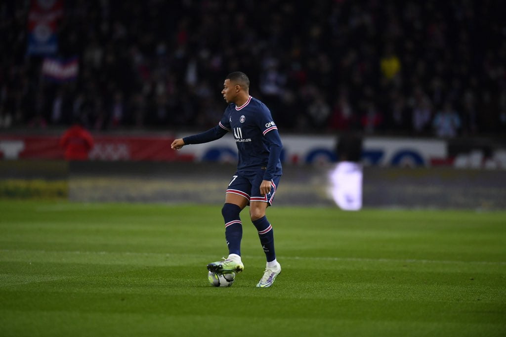 مصدومیت امباپه؛ ستاره پی اس جی بازی با رئال مادرید را از دست می دهد؟