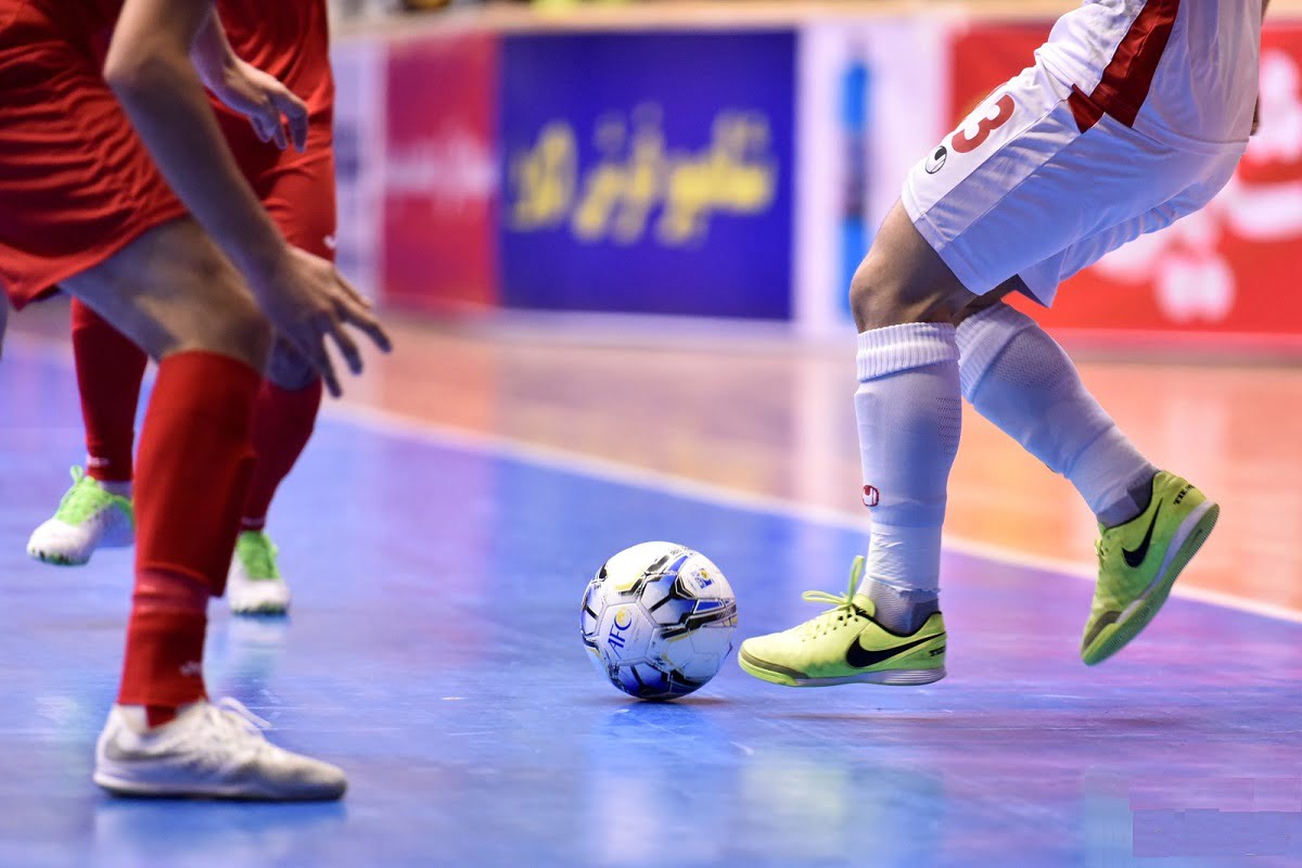 فیلم| ضرب و شتم مربی فوتسال در ایران