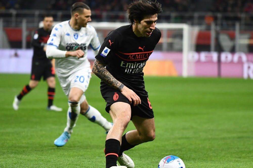 پخش زنده بازی میلان و امپولی امشب شنبه 21 اسفند 1400