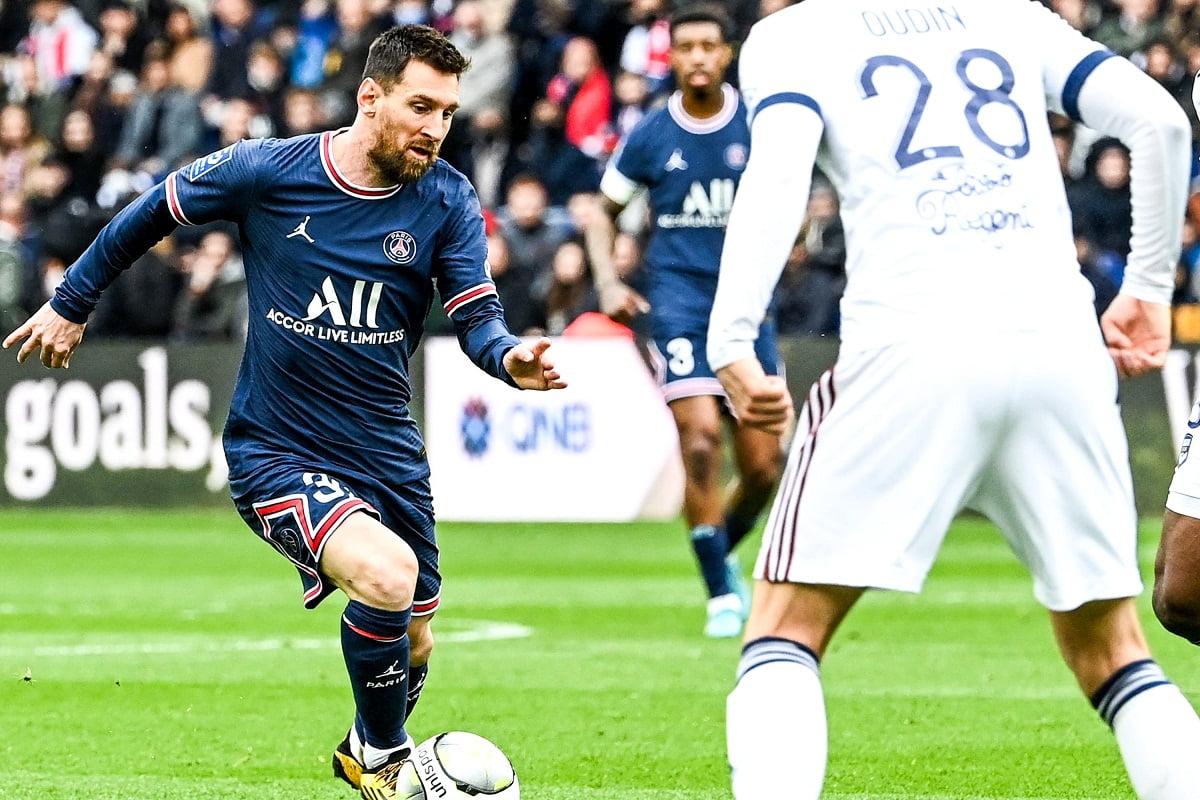 مسی و نیمار «هو» شدند | اعتراض هواداران پاری سن ژرمن به مسی و نیمار + فیلم