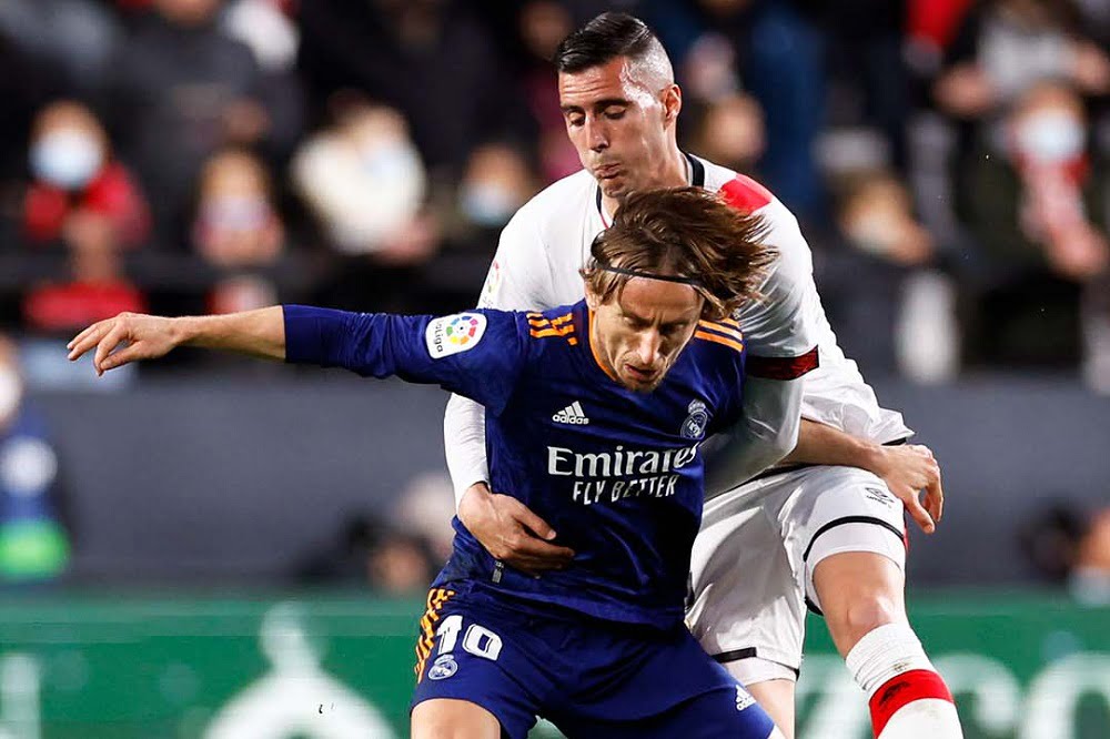 پخش زنده بازی رئال مادرید و رایو وایکانو امشب شنبه 7 اسفند 1400