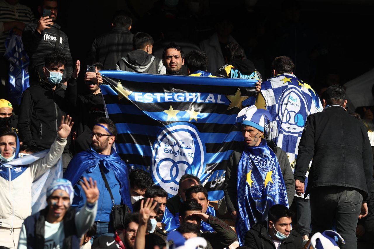 بلیط فروشی بازی استقلال و پیکان | زنان اجازه ورود به ورزشگاه آزادی را دارند؟