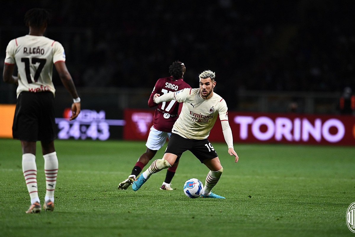 پخش زنده بازی میلان و تورینو امشب یکشنبه 21 فروردین 1401