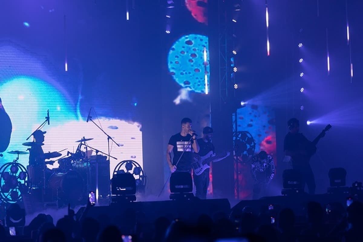 فیلم| تشویق علی کریمی در کنسرت سیروان خسروی