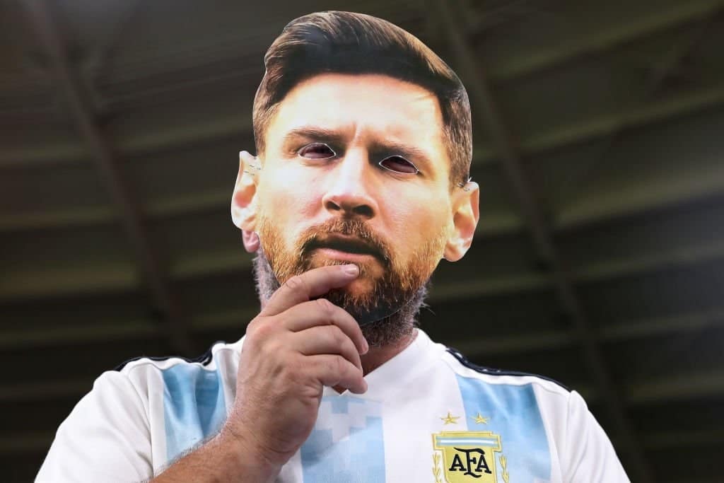 پیراهن الهلال بر تن لیونل مسی!