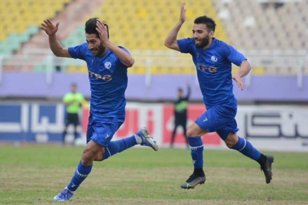 عکس| دست فروشی امین مروانی بازیکن استقلال ملاثانی