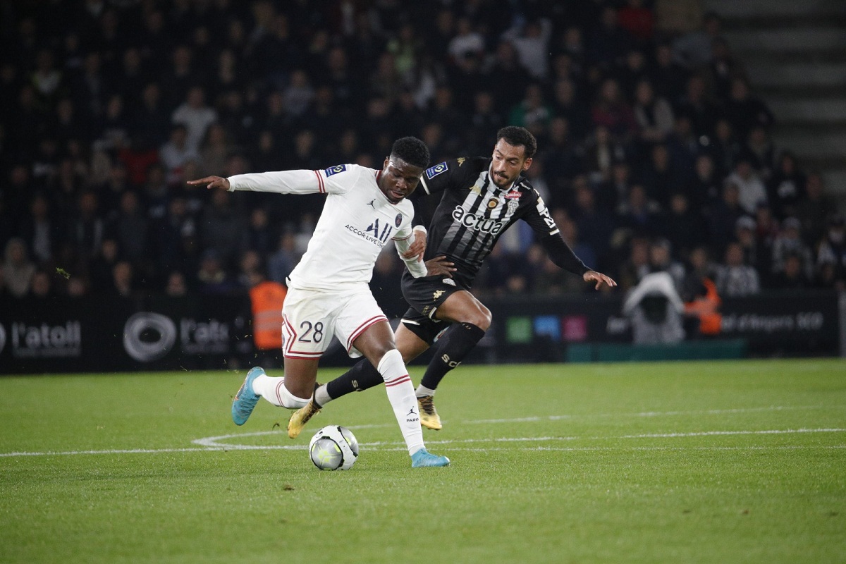 پخش زنده بازی پاری سن ژرمن و آنژه امشب چهارشنبه 31 فروردین 1401