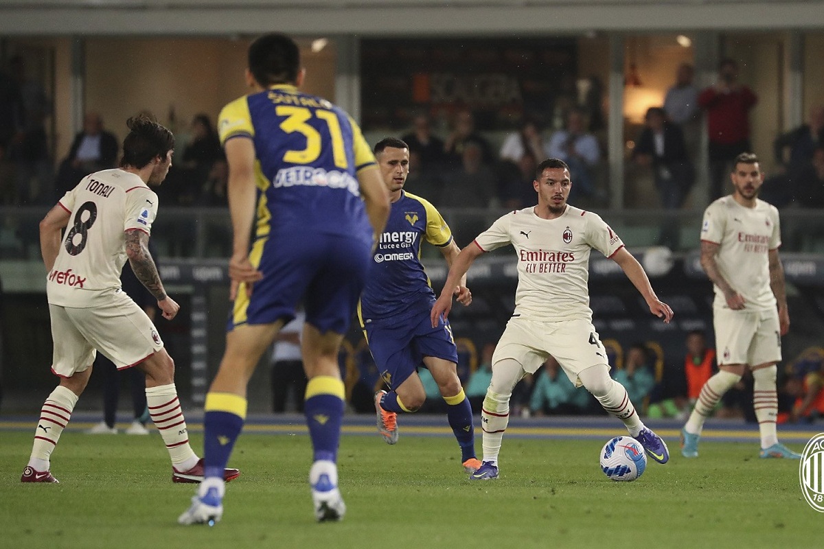 نتیجه بازی میلان و هلاس ورونا| بازگشت آث میلان به صدر جدول سری آ