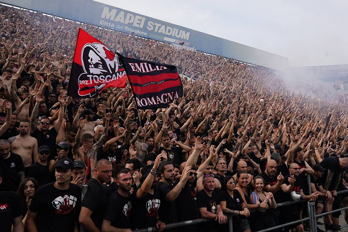 پخش زنده بازی میلان و ساسولو امشب یکشنبه 1 خرداد 1401