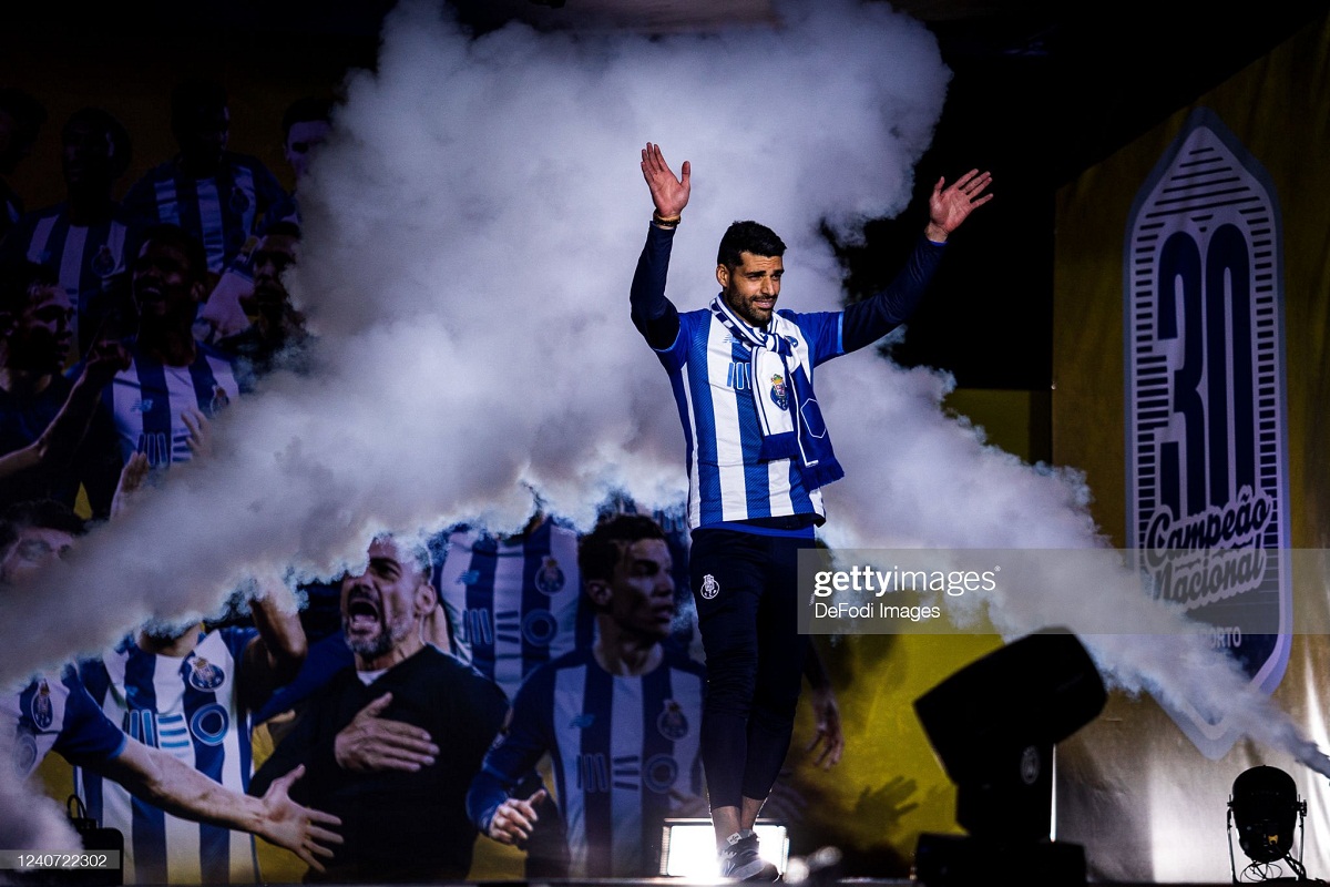 عکس| مهدی طارمی پنالتی گیرترین بازیکن اروپا شد