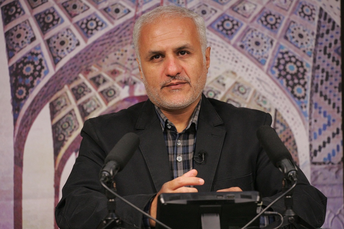 عکس| واکنش علی کریمی به صحبت های جنجالی حسن عباسی درباره فوتبالیست ها