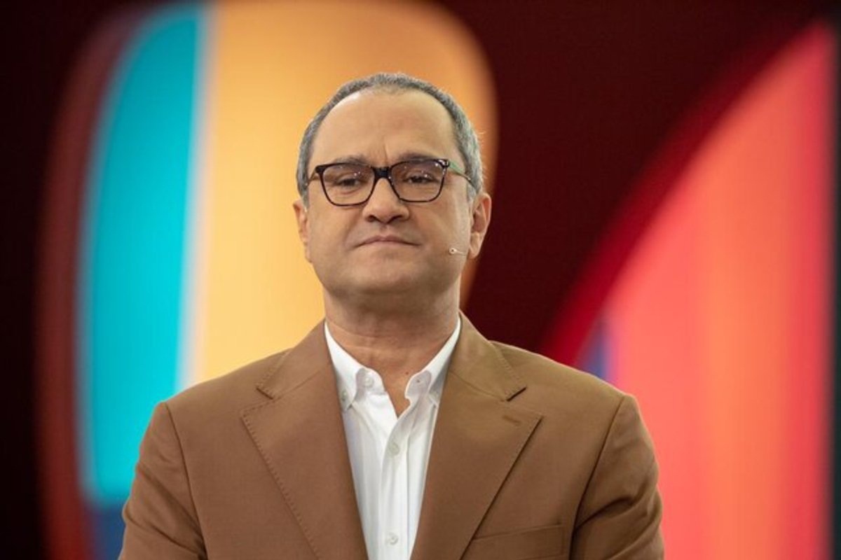 فیلم| عذرخواهی رامبد جوان در پی سانسور وریا غفوری در خندوانه