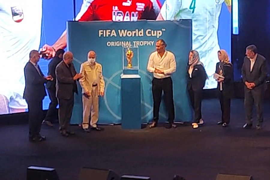 فیلم| رونمایی از کاپ جام جهانی 2022 در برج میلاد تهران
