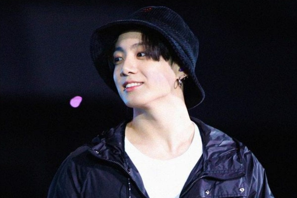 فیلم| آهنگ تهیونگ در لایو تولد جونگ کوک (بی تی اس) در سال 2022