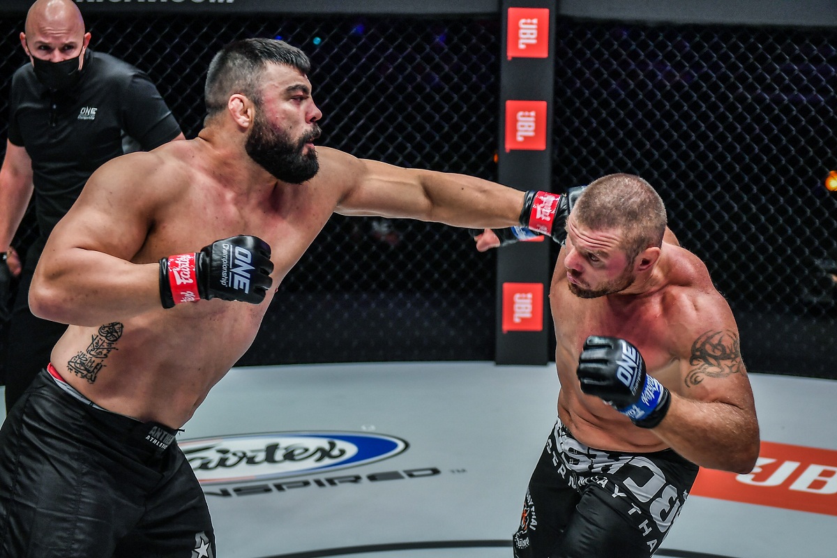 رجزخوانی ها آغاز شد؛ امیر علی اکبری انتقام شکست از آناتولی مالیخین روس را می گیرد؟