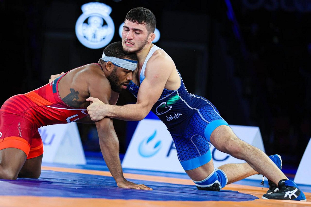 ساعت کشتی محمد نخودی و جردن باروز در فینال مسابقات کشتی آزاد قهرمانی جهان امشب جمعه 25 شهریور 1401