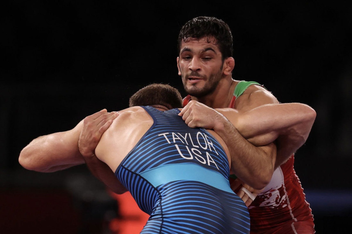 ساعت کشتی های حسن یزدانی در مسابقات قهرمانی جهان امروز پنجشنبه 24 شهریور 1401؛ زمان مبارزه با دیوید تیلور