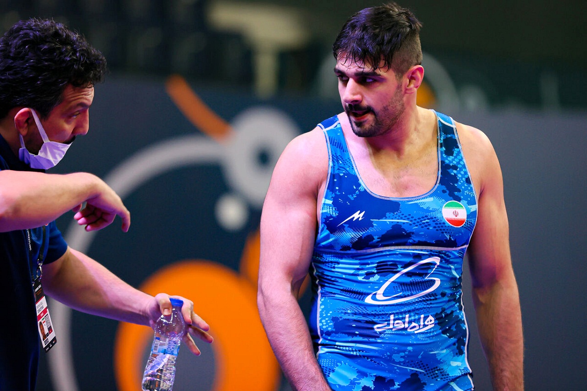 فیلم کامل| مسابقه محمدحسین محمدیان با کایل اسنایدار آمریکایی در نیمه نهایی مسابقات کشتی آزاد قهرمانی جهان 2022