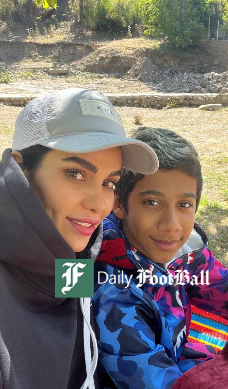 عکس| ستاره معصومی همسر مهدی قایدی در کنار برادر شوهرش!