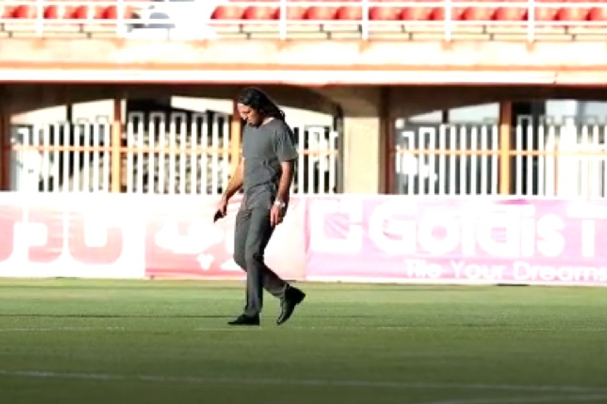 فیلم| ماجرای جادو جنبل فرزاد حسین خانی و واکنش سرمربی مس کرمان به اتهامات