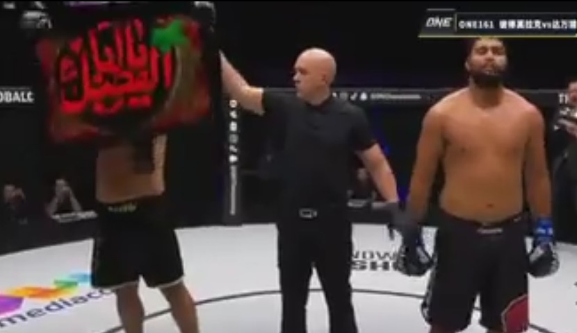 فیلم| جوانمردی ایرج عزیزپور مبارز ایرانی MMA