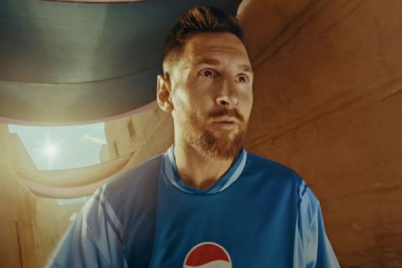 فیلم| تبلیغ پپسی برای خاورمیانه با حضور لیونل مسی و رونالدینیو