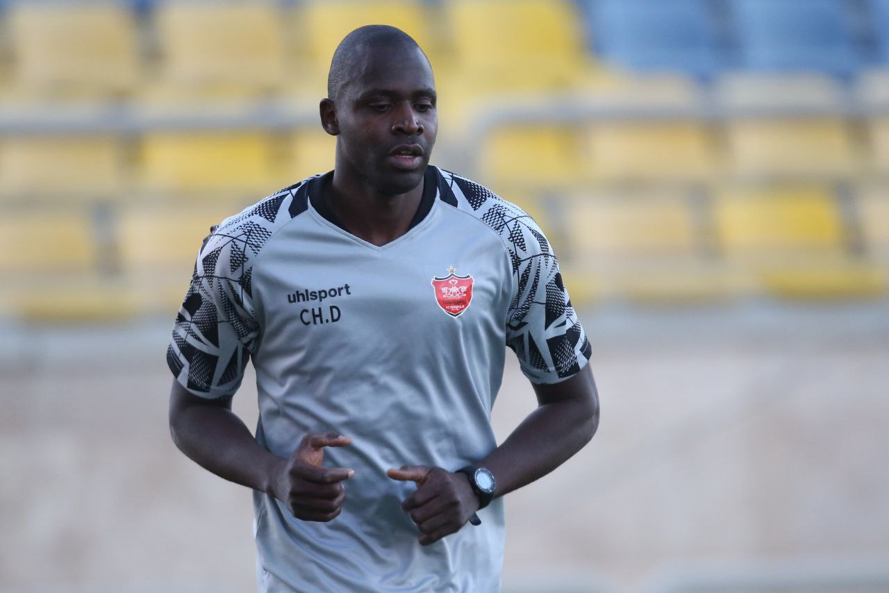 فیلم| مشت شیخ دیاباته به صورت هوادار ملوان بندر انزلی!