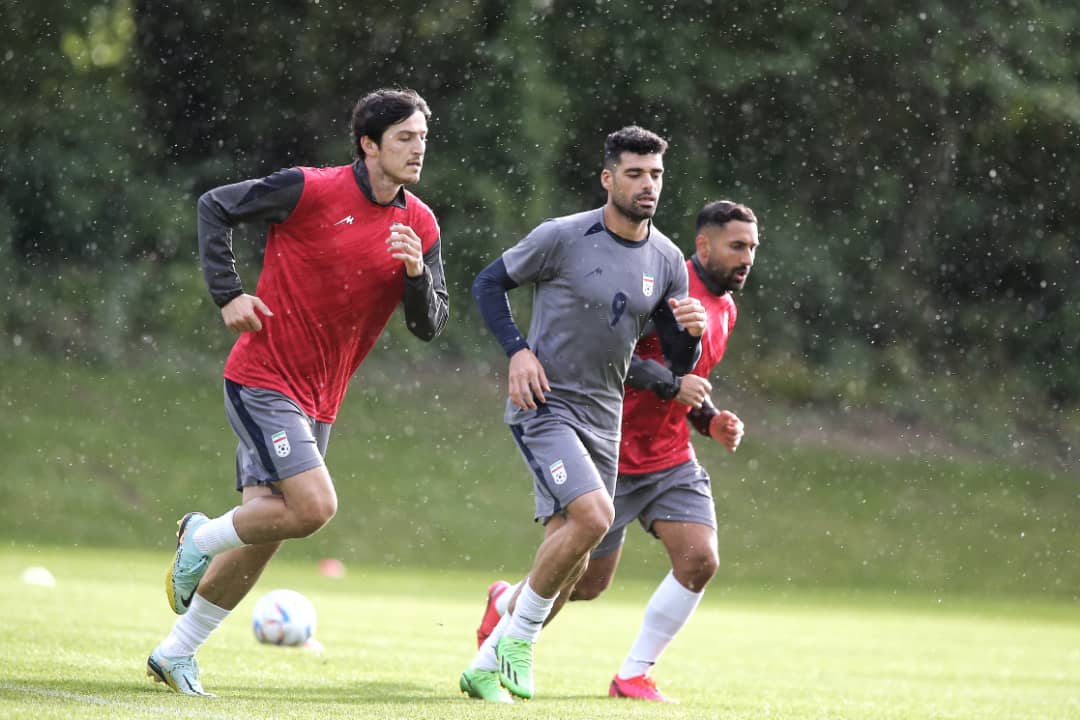 عکس| دو دستگی در تیم ملی ایران؛ مهدی طارمی هنگام تعویض با سردار آزمون دست نداد