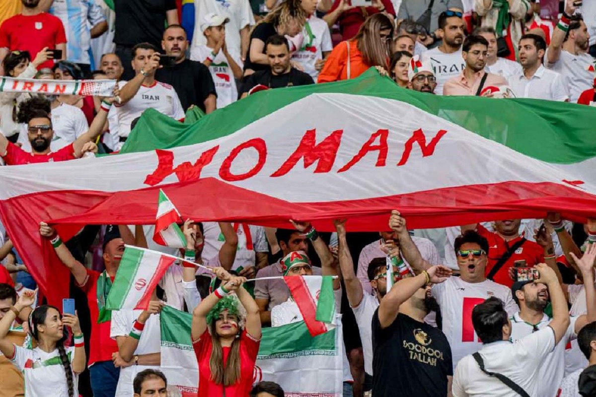 عکس| نمایش پرچم شیر و خورشید به جای پرچم ایران در برنامه جام جهانی شبکه تلویزیونی آلمان