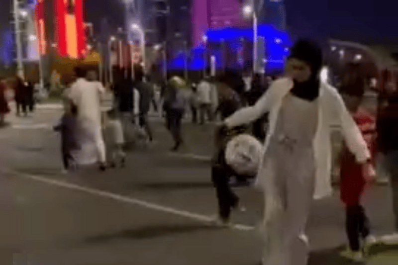 فیلم| میمی عسگری؛ دختر ایرانی که طرفداران رونالدینیو در جام جهانی 2022 قطر را شگفت زده کرد