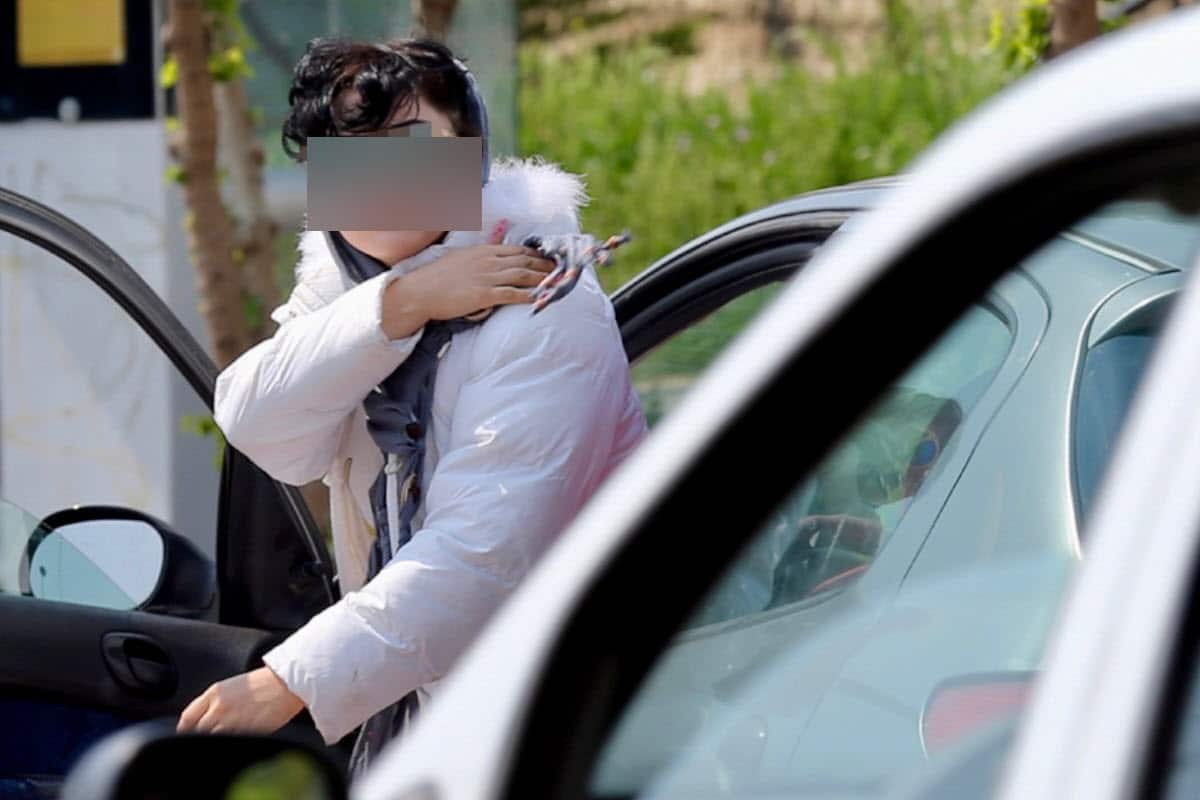 فیلم| تلاوت زیبای قرآن توسط یک نوجوان در مترو