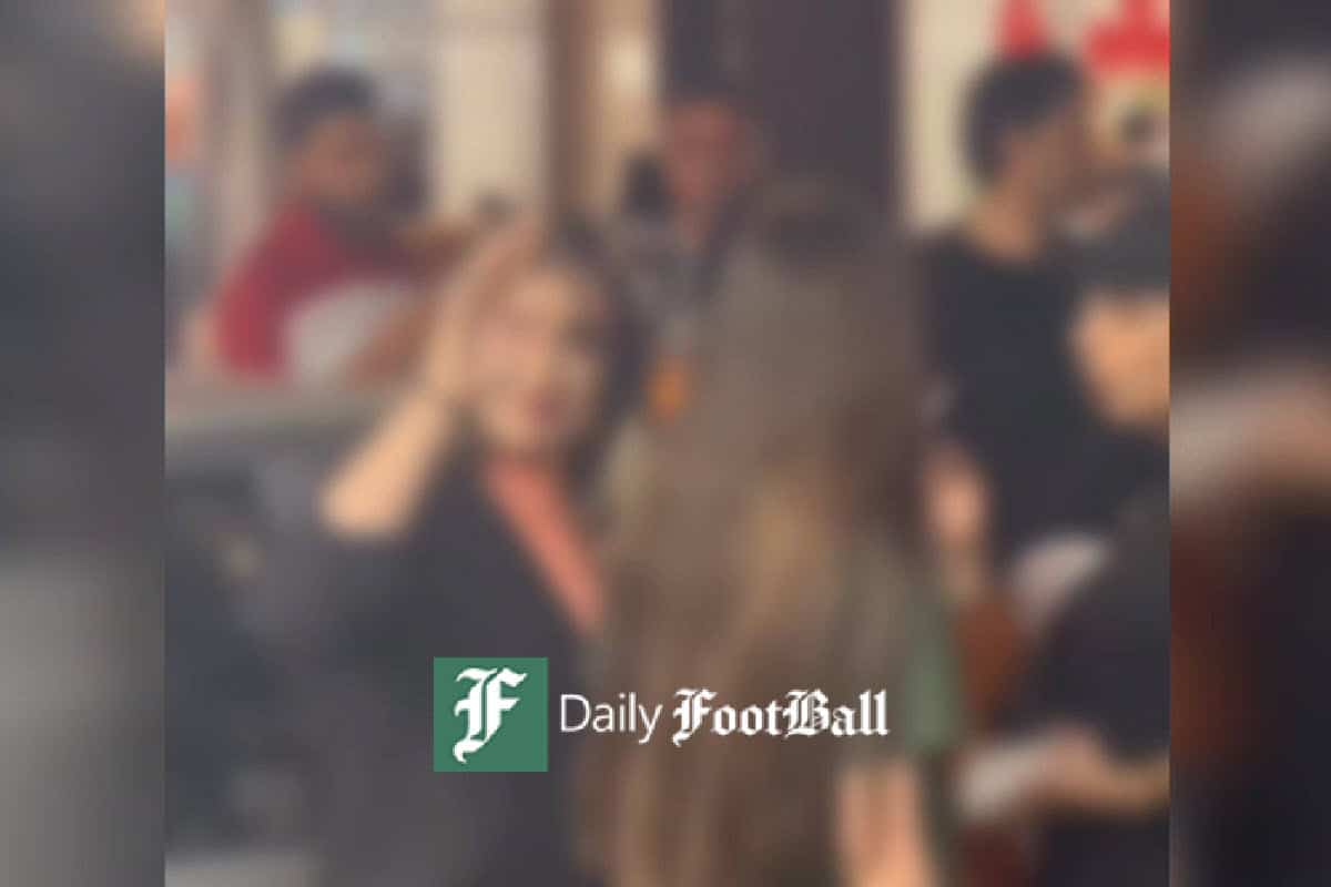 فیلم| حمله وحشیانه به زنان بی حجاب در سوپرمارکت؛ خاطره رهبر انقلاب از حمله به بدحجاب ها