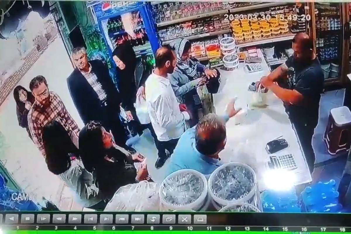 فیلم| اثبات پلیدی و پلشتی علی کریمی؛ توهین به امام زمان (عج) به بهانه حمایت از پهلوی