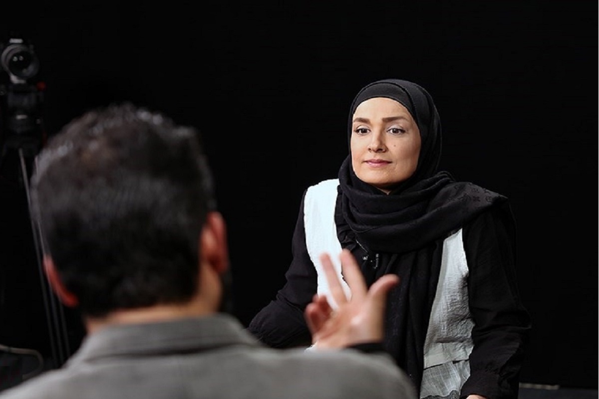 عکس| واکنش تند خاله نرگس به توهین بی شرمانه علی کریمی